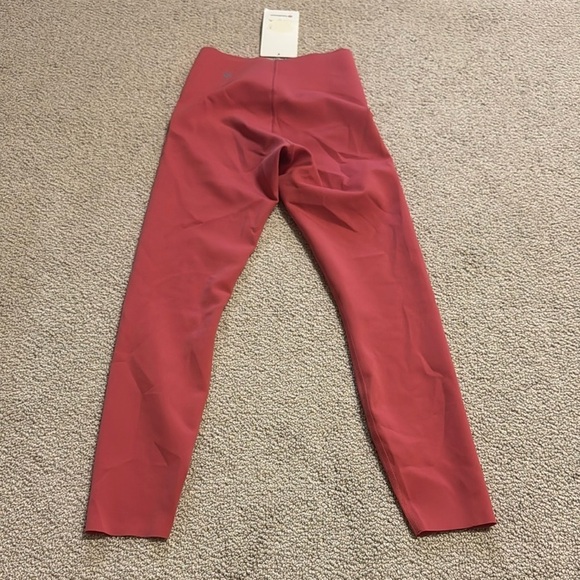 NWT LULULEMON GLOW UP HR TIGHT SIZE 4 -25” - Picture 2 of 4